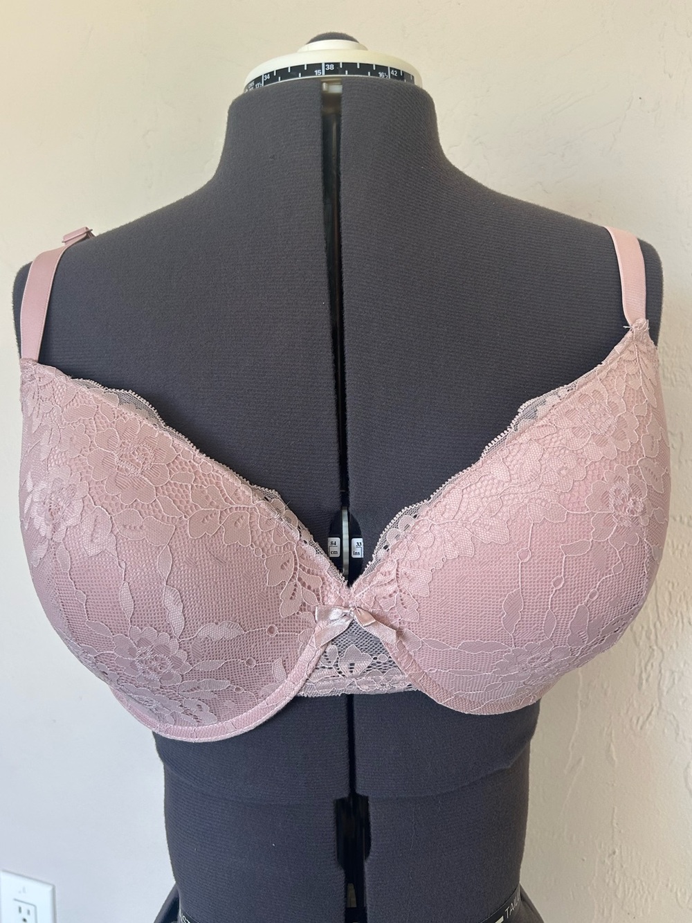 Laura Ashley Lace Underwire Bra Womens 40DD Blush Pink Floral Adjustable (1879)